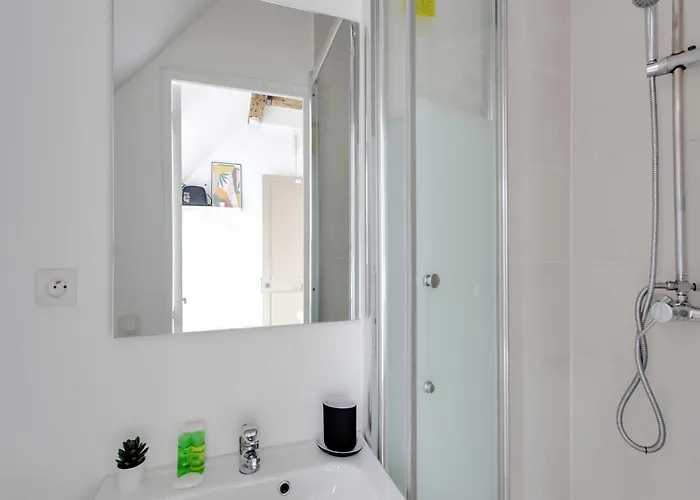 Bedroom 2 - Place Victor Hugo Trocadero - Bail Mobilite